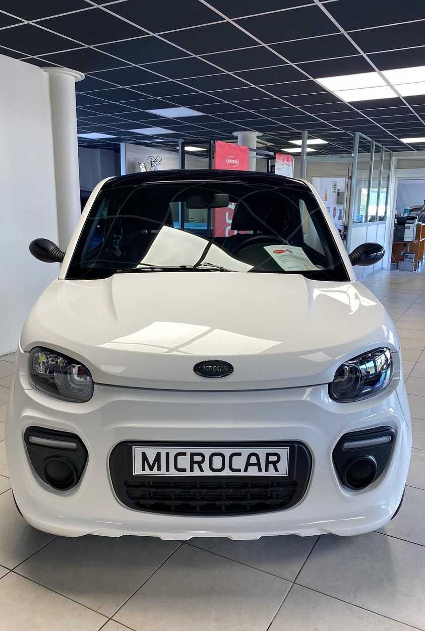 MICROCAR DUE6 INITIAL